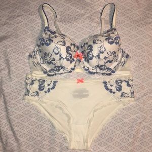 Victoria’s Secret Bra and Panty Set